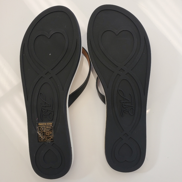 NIB - Black Leather Love Sandals - Beach B… - Picture 6 of 6